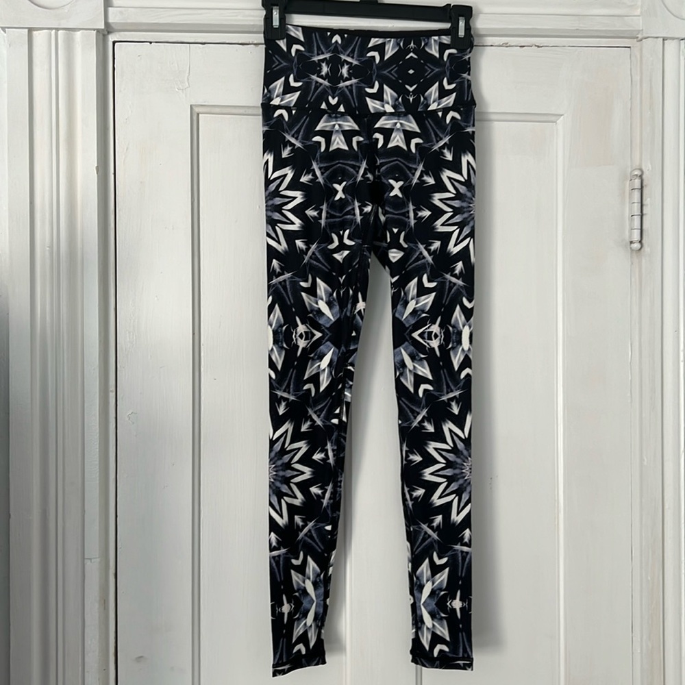 NWOT Wolven Leggings XS